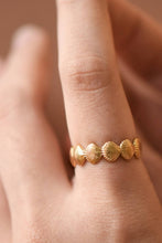Load image into Gallery viewer, Shell Ring