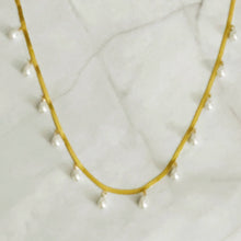 Load image into Gallery viewer, Pearl Drop Herringbone Chain Necklace
