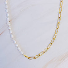 Load image into Gallery viewer, Freshwater Pearls And Chain Necklace
