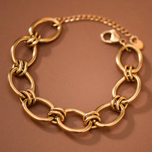 Load image into Gallery viewer, Chunky Oval Link Bracelet
