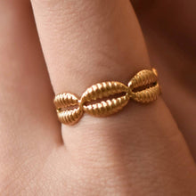 Load image into Gallery viewer, Shell Ring

