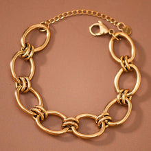 Load image into Gallery viewer, Chunky Oval Link Bracelet
