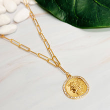 Load image into Gallery viewer, Glam Edge Coin Link Chain Necklace
