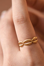 Load image into Gallery viewer, Shell Ring
