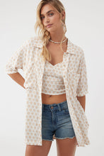 Load image into Gallery viewer, TRICIA DAISY BUTTON-UP TOP
