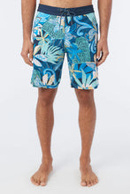 Load image into Gallery viewer, Cruzer 19&quot; Boardshorts
