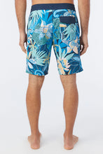 Load image into Gallery viewer, Cruzer 19&quot; Boardshorts
